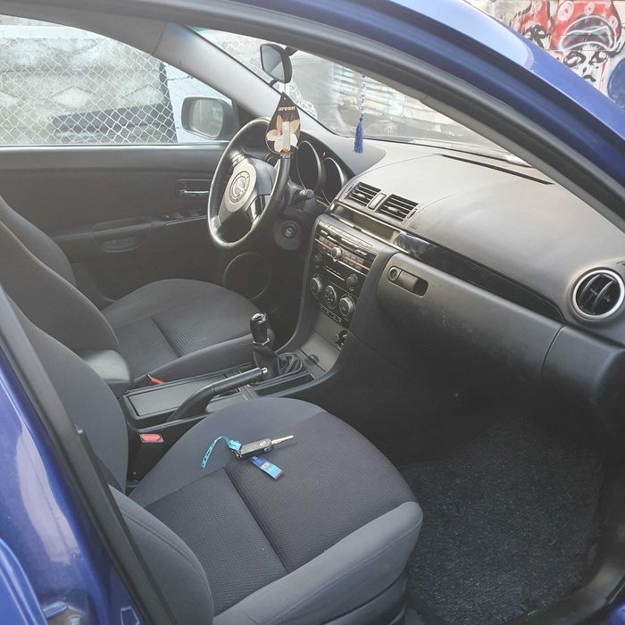 Vând sau dezmembrez Mazda 3