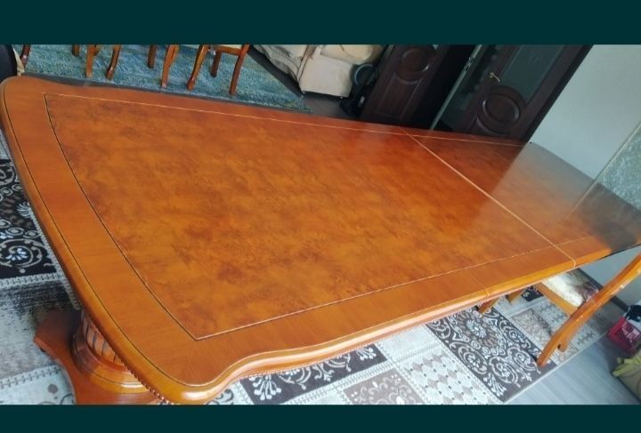 Продам стол. Большой 4метра. Развивается до 5метров.
