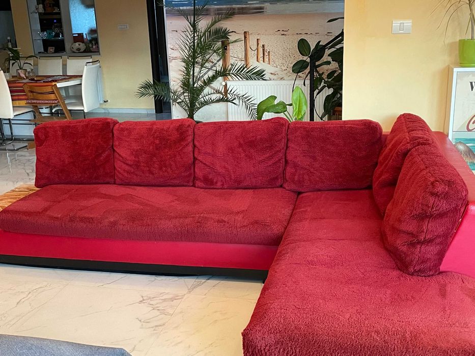 Canapea\coltar piele tapițată - >6 locuri cu masuta din marmura