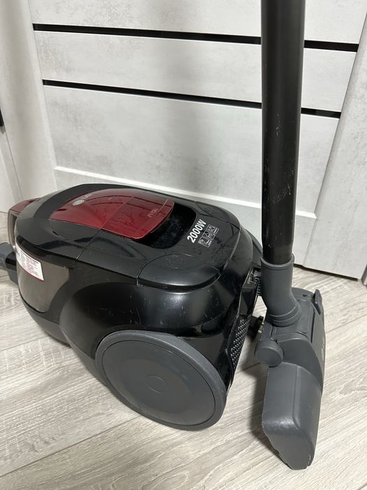 Продам б/у пылесос LG