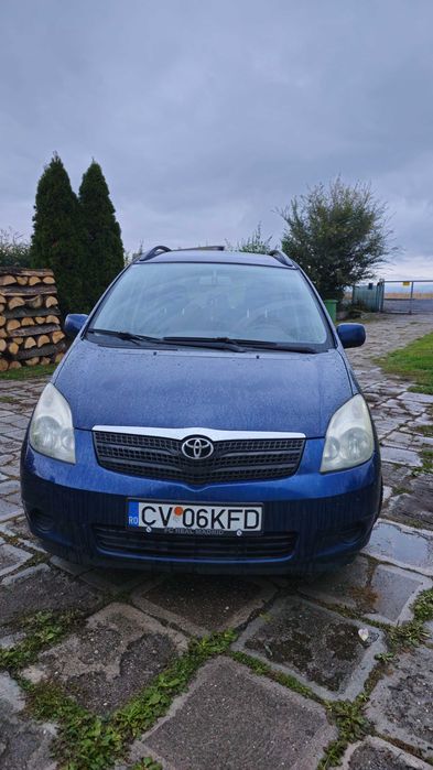 TOYOTA Corolla Verso 2003 — imagine 2