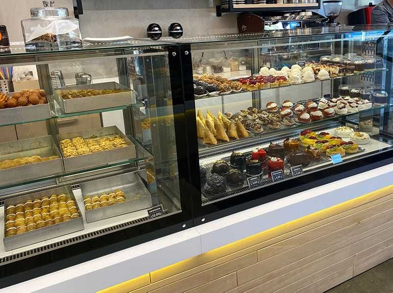 Vitrine de Prezentare – Patiserie, Cofetărie, Cafenele