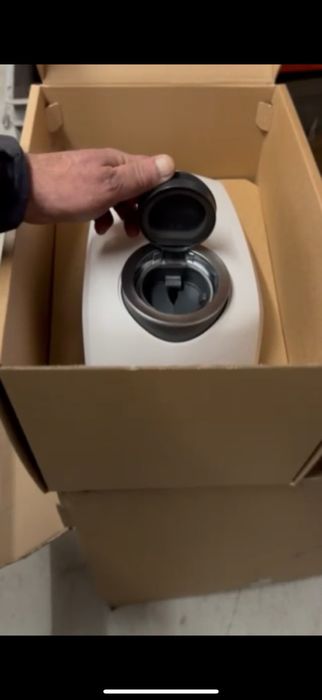 Нова Зарядна станция ЕVBOX ЕLVI 22 KW-за външен монтаж Висок клас