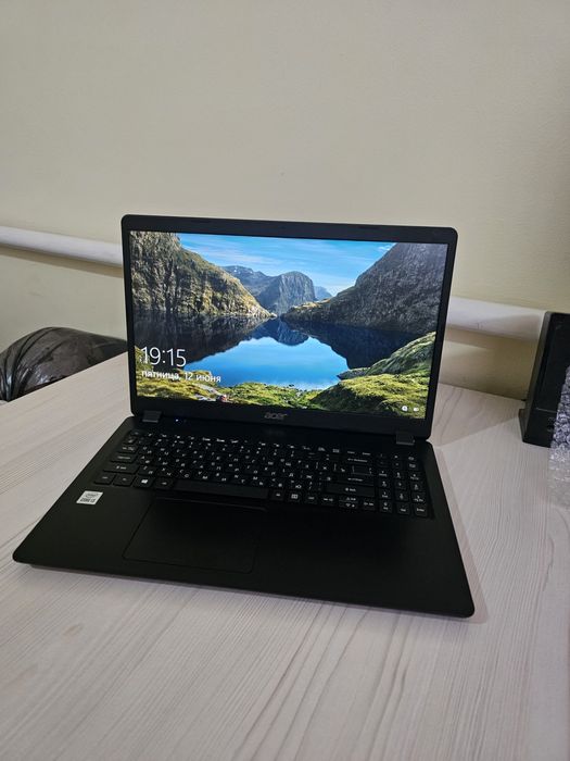 Ноутбук Acer (ssd 512гб)