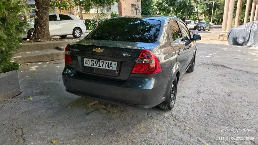 NEXIA 3 avtomobili sotiladi