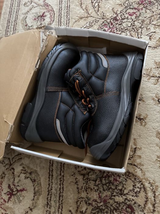 Спецобувь сатылады