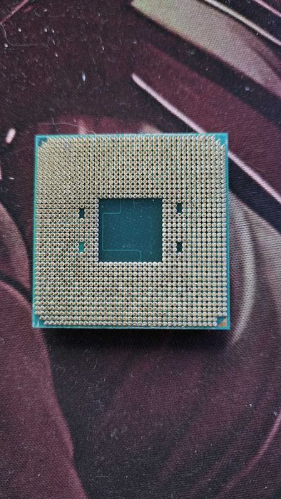 Процесор AMD Ryzen 3 PRO 2200G