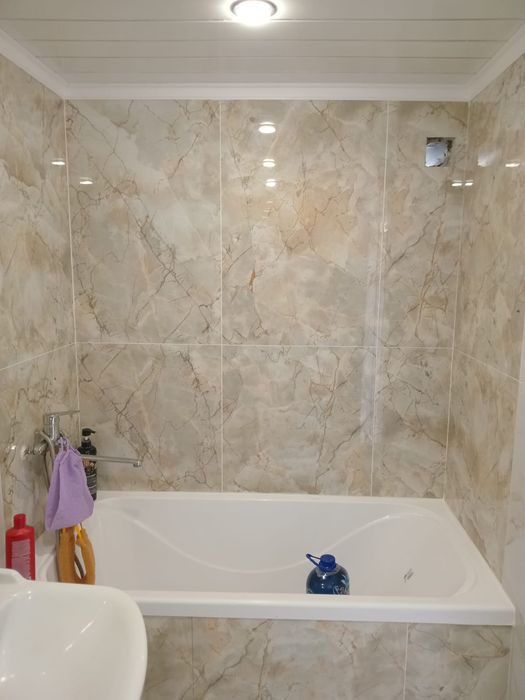 Кафель. Ламинат. Левкас. Обои. Галтели.