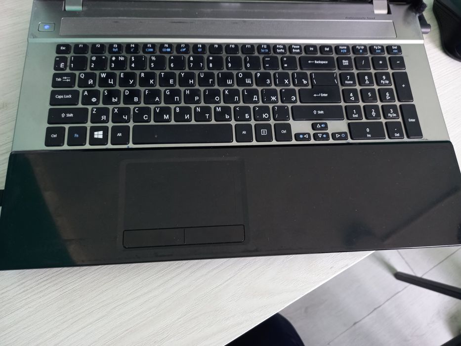 Kompyuter sotiladi acer