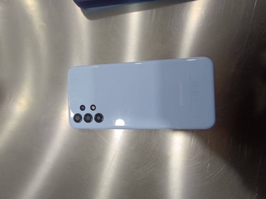 Samsung A13 sotladi