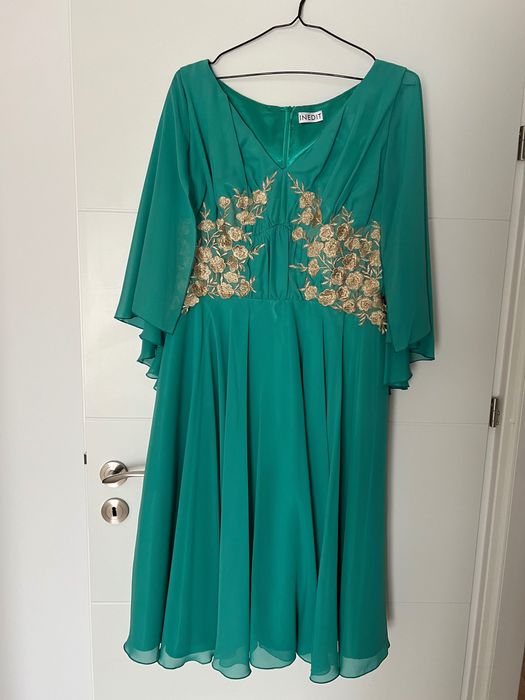 Rochie voal verde turcoaz cu detalii aurii