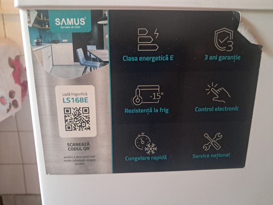 Ladă frigorifică samus folosită foarte puțin și niște pete de umiditate