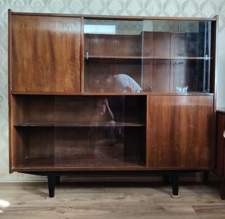 Продам книжный шкаф  60х годов.