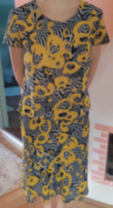 Rochii cu flori și dantelă