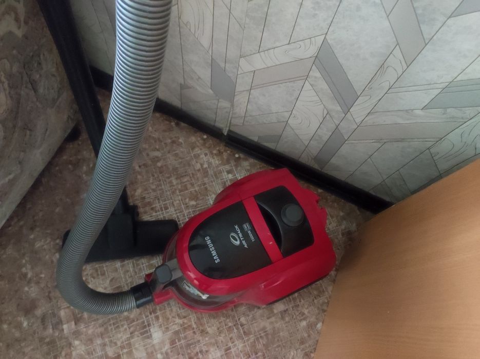 Продам пылесос дом