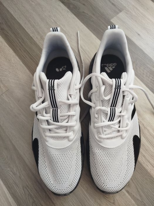 Маратонки Adidas Ultra Boost, Adidas и Gorilla Wear