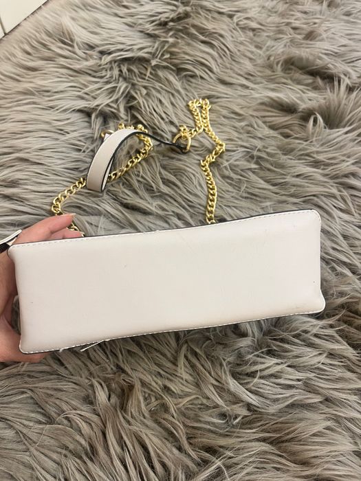 Чанта през рамото