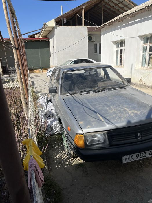 Масквич 2141 сотилади