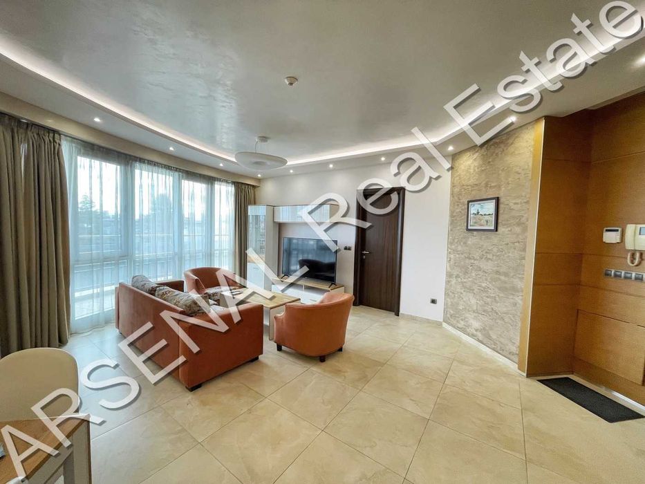 Дава се под наем Тристаен апартамент в София, Изток - 141 кв.м за 1196.97 € - Снимка #12