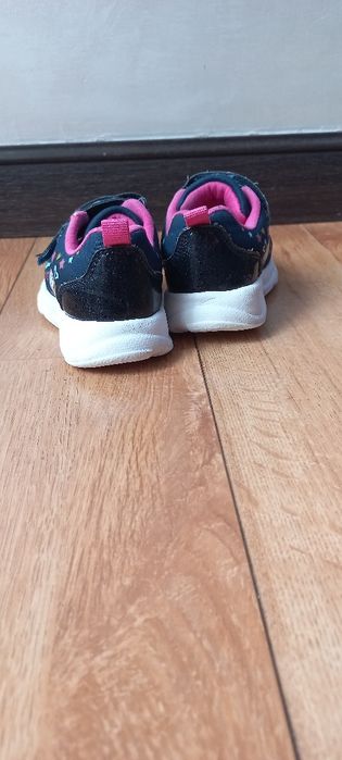 Весенний кроссовки для девочек