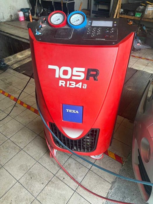 Încărcare instalație auto AC cu freon R134a