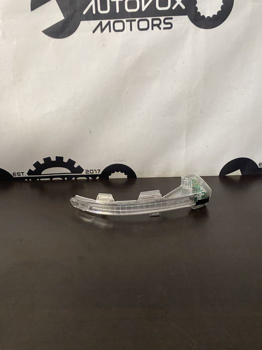 Semnalizare dreapta led oglinda Vw Passat B8