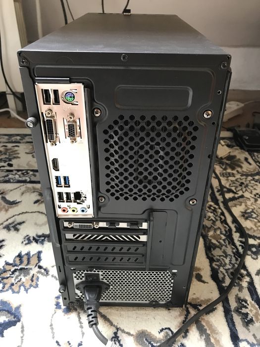 Продавам компютър Intel i3-9100f/GeForce GTX1050Ti OC 4G/16GB DDR4