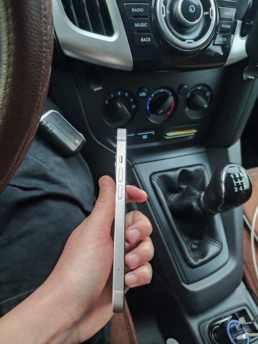 Iphone 13 128gb не включается