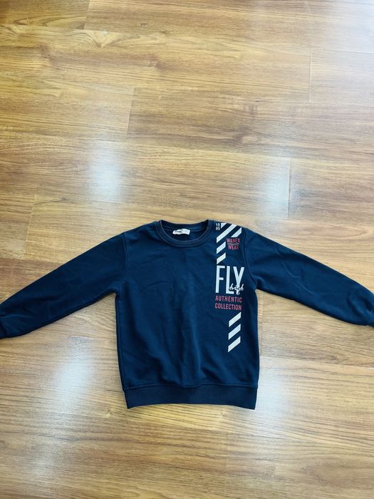 Продам кофты на малчика 6,7 лет