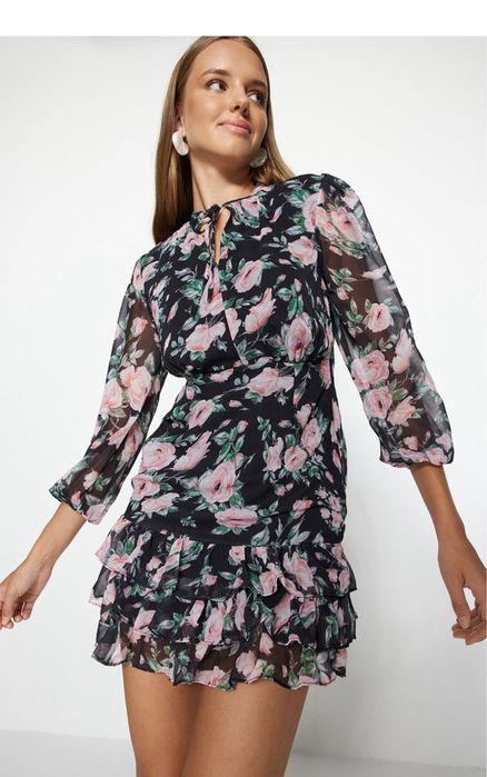 Цветна, пролетна  рокля