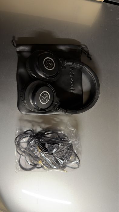 Audio-Technica ATH-M40X Студийни слушалки