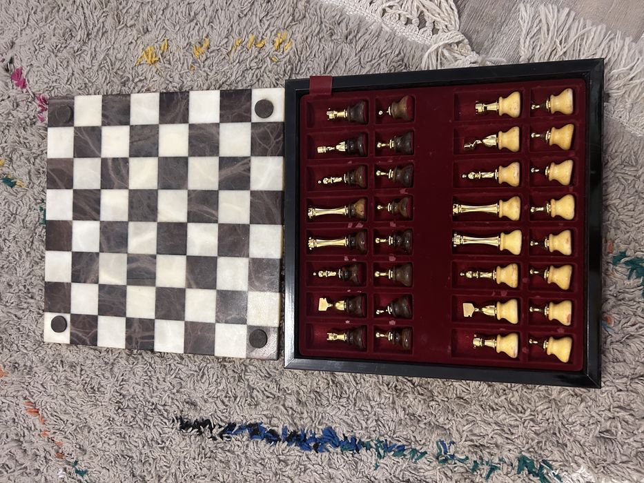 Tabla de sah din marmura