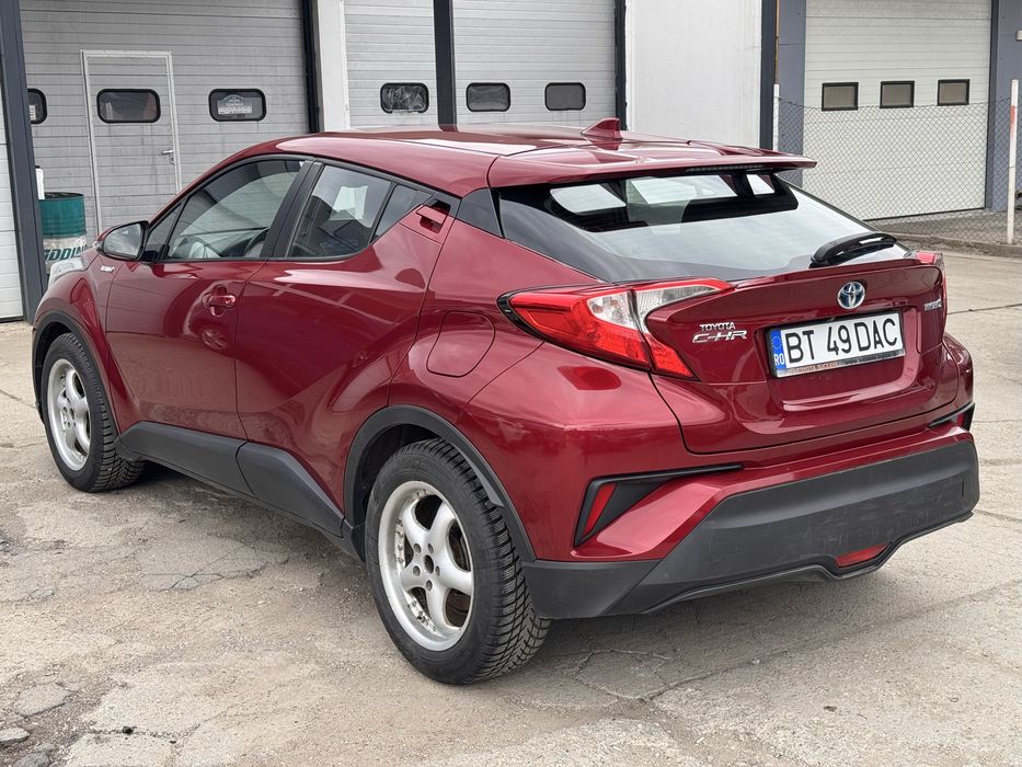 Toyota CHR 1.8 Hybrid usor avariat bara fata