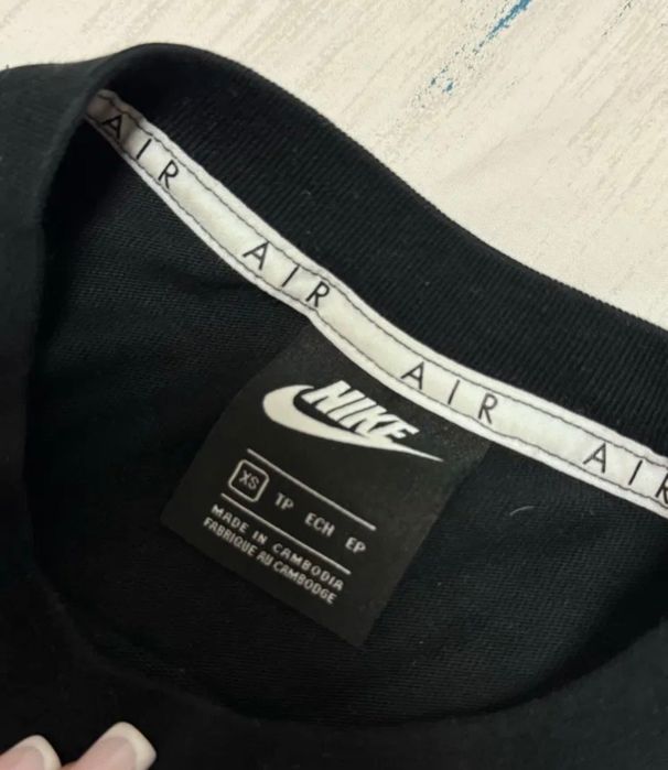 Къс суитшърт Nike