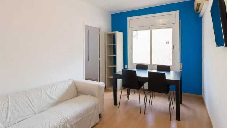 Дава се под наем Четиристаен апартамент в Пловдив, Център - 98 кв.м за 255 € - Снимка #1