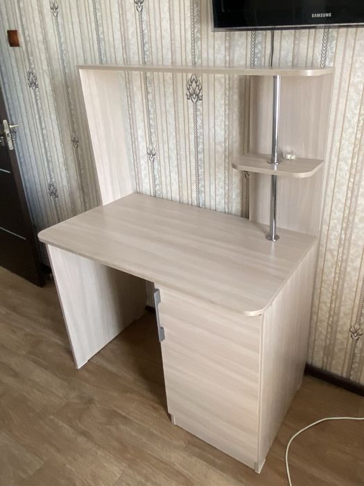 Стол компютерный