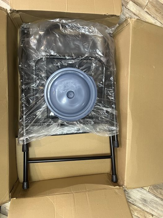 Кресло туалет новое