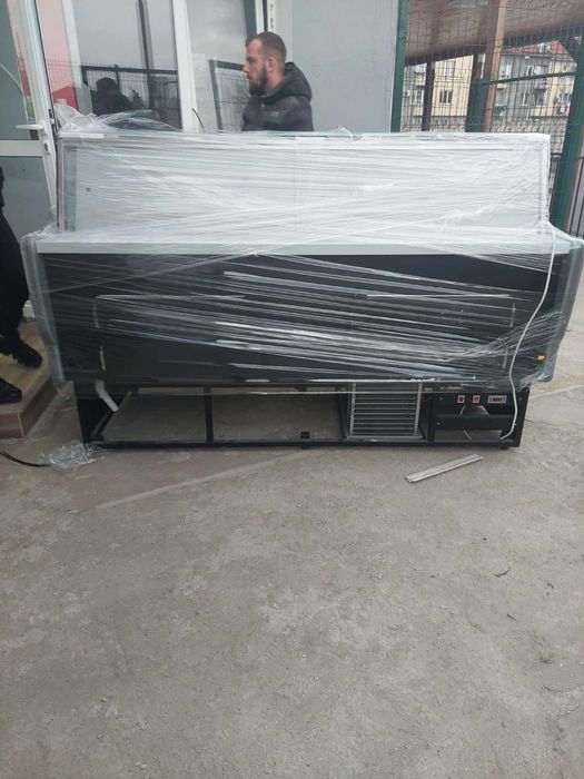 Продавам хладилна витрина