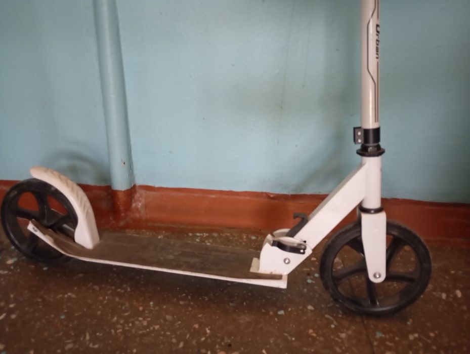 Продаю самокат в хорошем состояни