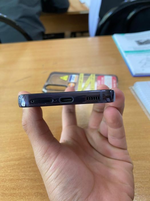 Продам Samsung s22