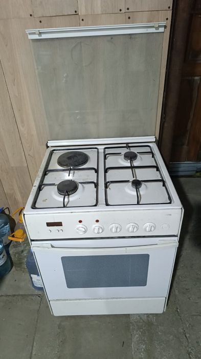 Продам газ плиту