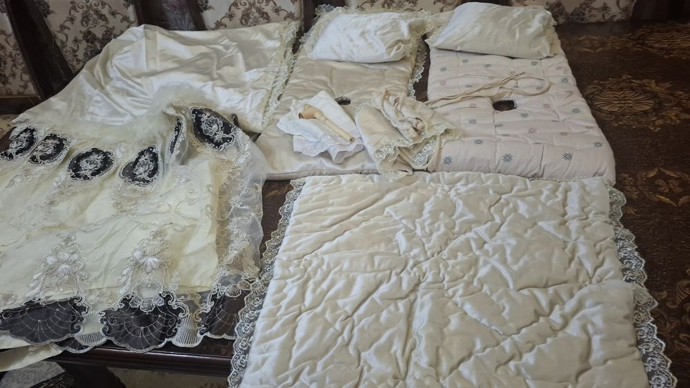 Бешик ун ЯНГИ ХОЛАТИ ЗУР курпа набори сотилади.