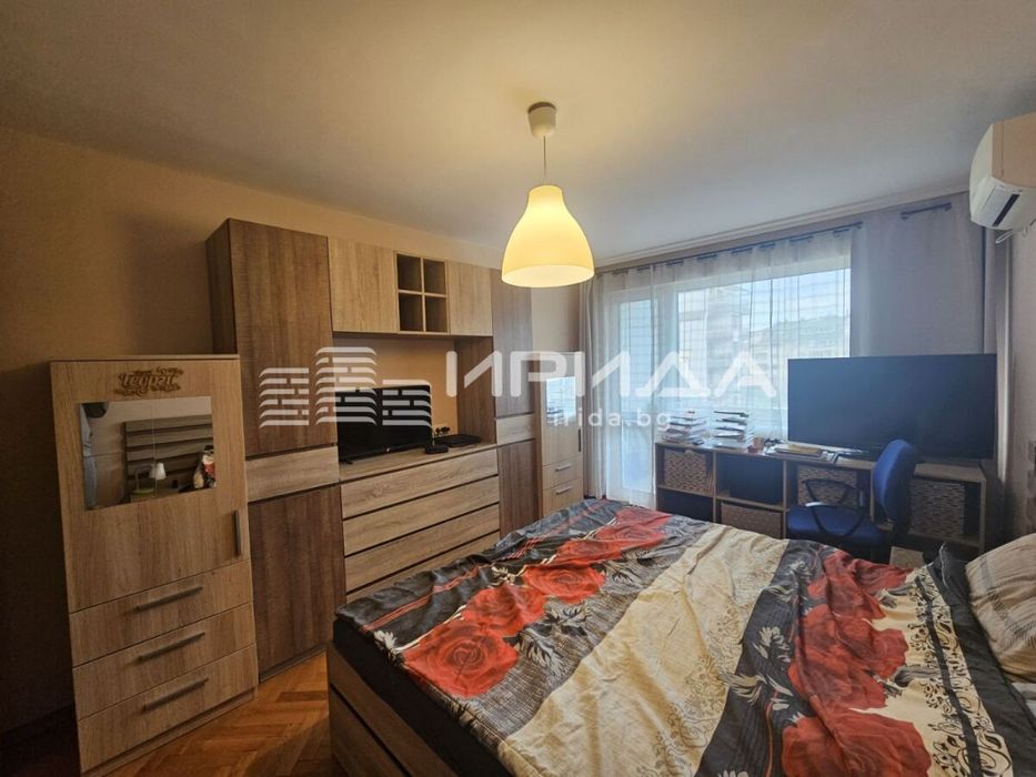 Просторен тристаен апартамент в кв. Красно село