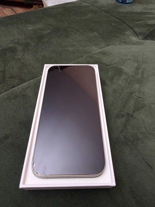 iPhone 15 pro с гаранция