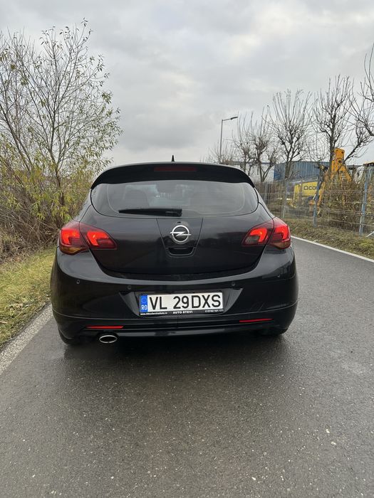 Opel Astra J 1.6T 180cp