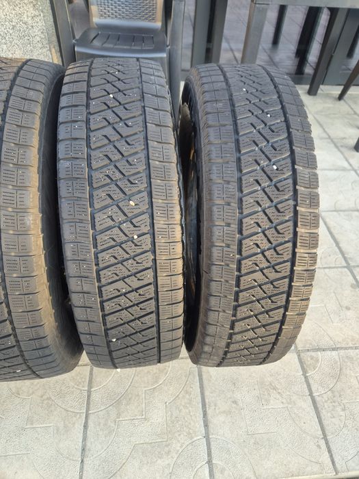 4бр. Зимни Бусови Гуми 215/75/16C LASSA