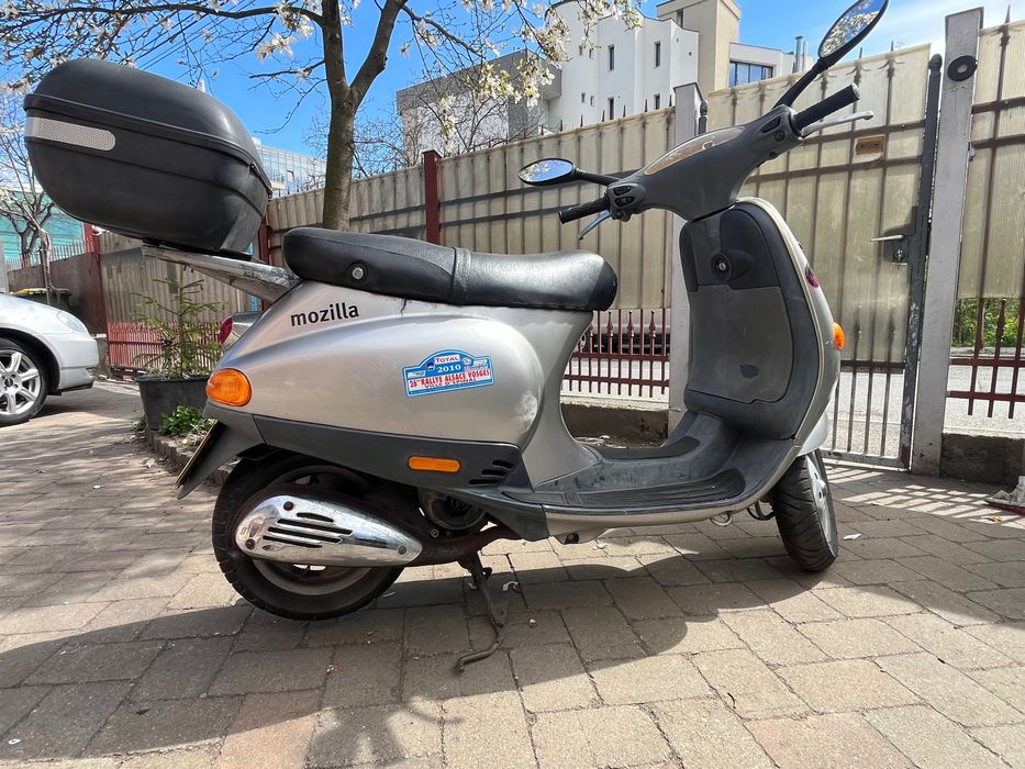 Vand Vespa et2, înmatriculată