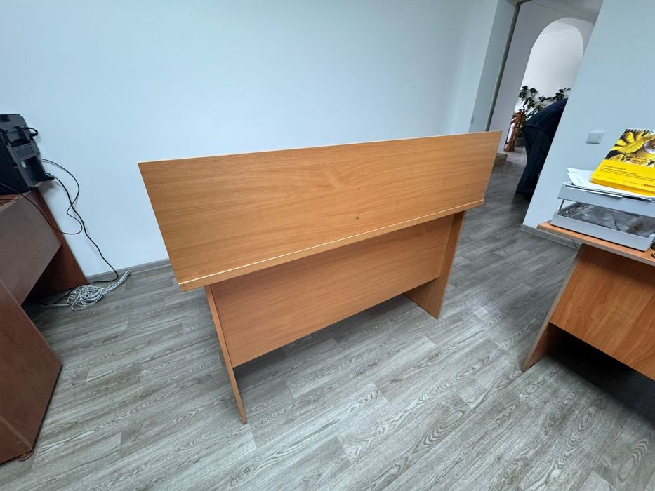 Продаю офисные столы