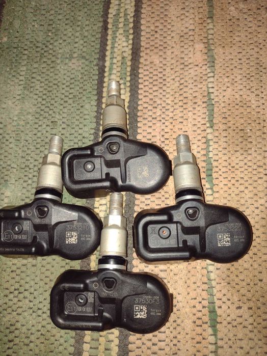 датчици за налягане в гумите за Toyota Lexus' pmv-c215 original работи