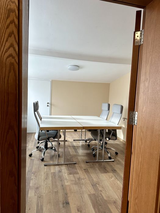 Офис под наем, център, след ремонт